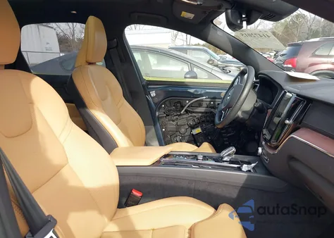 2023 Volvo Xc60 B6 Ultimate Dark Theme from USA, damaged, VIN YV4062RX4P1341137